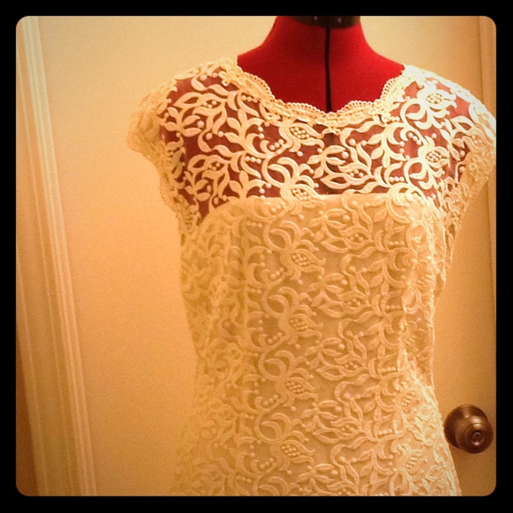 Laundry by Shelli Segal Ivory Wedding Dress